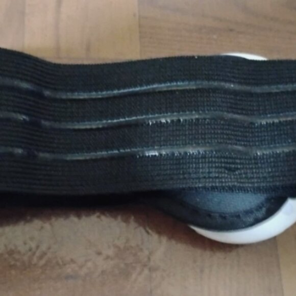 Wii EA Sports Active Motion Sensor Fitness Sports Band Used - Picture 2 of 2